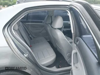 2009 Volkswagen Jetta SE с VIN 3VWRM71K59M172083, выставлен на аукционе IAAI как лот 42352537 с пробегом 168 713 миль миль и . История ставок и продаж доступна на DreamBid. Изображение 8.