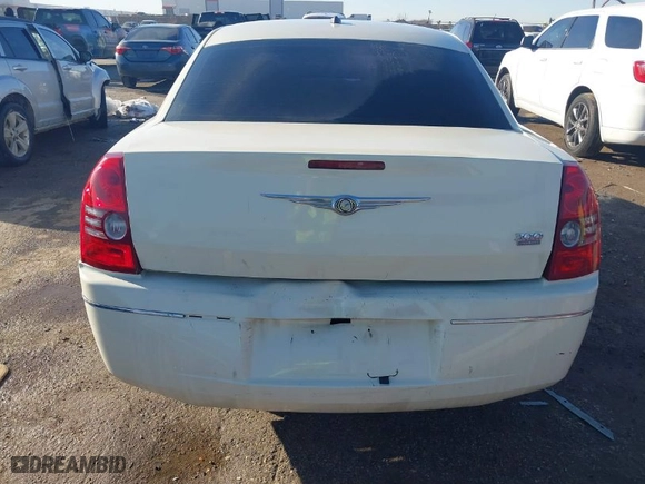 2008 Chrysler 300 Touring with VIN 2C3LA53G08H283303, listed as a IAAI auction lot 41680375 with 210,765 mi miles. Bid and sale history available at carsss.com. Image 6.