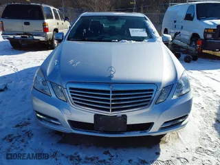 2013 Mercedes-Benz E-Class E 350 Luxury with VIN WDDHF8JB0DA768616, listed as a IAAI auction lot 41327288 with 142,125 mi miles. Bid and sale history available at carsss.com. Image 6.