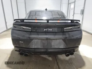 2017 Chevrolet Camaro 2SS with VIN 1G1FG1R77H0147500, listed as a Copart auction lot 59810715 with 68,712 mi miles and Clean title. Bid and sale history available at DreamBid. Image 6.