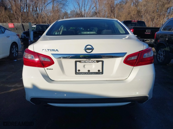 2018 Nissan Altima 2.5 SL with VIN 1N4AL3AP1JC290599, listed as a IAAI auction lot 41011797 with 52,348 mi miles. Bid and sale history available at carsss.com. Image 16.