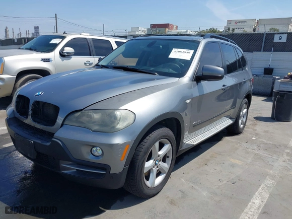 2009 BMW X5 30i with VIN 5UXFE43589L270405, listed as a IAAI auction lot 42084949 with 158,619 mi miles. Bid and sale history available at carsss.com. Image 2.