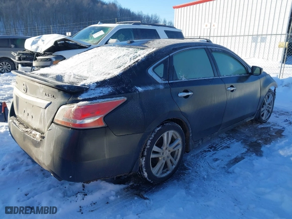 2013 Nissan Altima 3.5 SL with VIN 1N4BL3AP8DC153233, listed as a IAAI auction lot 41368756 with 141,831 mi miles. Bid and sale history available at carsss.com. Image 4.