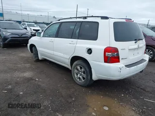 2005 Toyota Highlander z VIN JTEEP21A750088746, wystawiony jako IAAI lot #42192433 z przebiegiem 162 475 mil mil oraz . Historia ofert i sprzedaży dostępna na DreamBid. Obrazek 3.