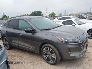 2022 Ford Escape SE z VIN 1FMCU0G68NUB97989, wystawiony jako IAAI lot #41954622 z przebiegiem Nie podano mil oraz . Historia ofert i sprzedaży dostępna na DreamBid. Obrazek 13.
