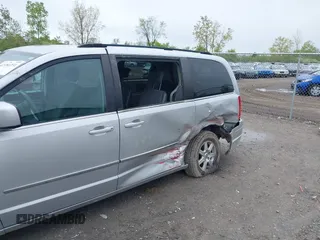 2010 Chrysler Town & Country Touring with VIN 2A4RR5D14AR271397, listed as a IAAI auction lot 42181231 with 200,547 mi miles and . Bid and sale history available at DreamBid. Image 6.