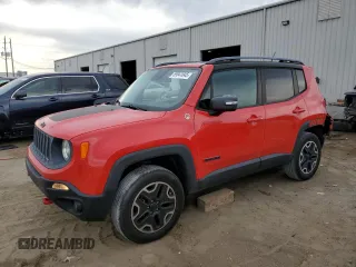 2015 Jeep Renegade Trailhawk z VIN ZACCJBCT4FPC44359, wystawiony jako Copart lot #59041645 z przebiegiem 141 318 mil mil oraz Nie do naprawy • Non repairable. Historia ofert i sprzedaży dostępna na DreamBid. Obrazek 1.