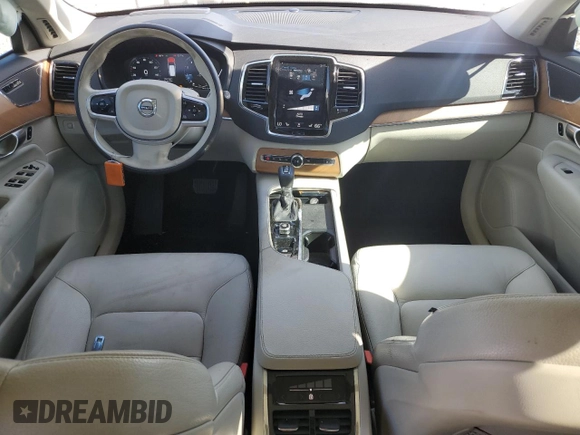 2022 Volvo XC90 Momentum with VIN YV4102CK4N1845770, listed as a Copart auction lot 76307074 with 31,624 mi miles and Salvage Title. Bid and sale history available at DreamBid. Image 8.