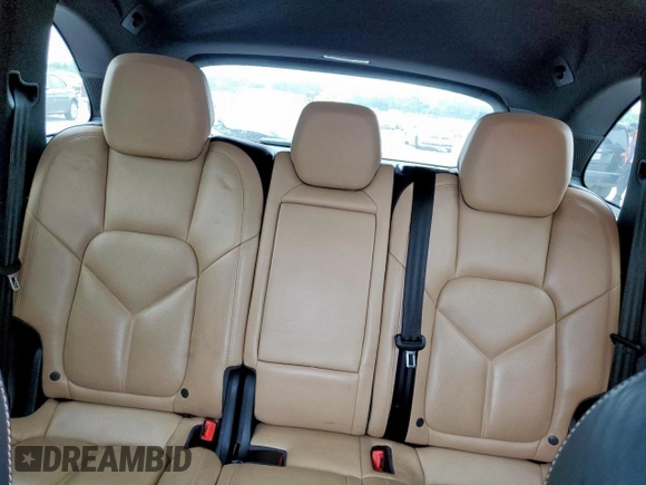 2016 Porsche Cayenne z VIN WP1AA2A26GKA13863, wystawiony jako Copart lot #55081365 z przebiegiem 178 612 mil mil oraz Szkoda całkowita • Salvage title. Historia ofert i sprzedaży dostępna na DreamBid. Obrazek 10.
