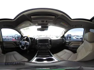 2016 GMC Sierra 2500HD Denali z VIN 1GT12UE89GF172877, wystawiony jako IAAI lot #41807741 z przebiegiem 36 719 mil mil oraz . Historia ofert i sprzedaży dostępna na DreamBid. Obrazek 18.