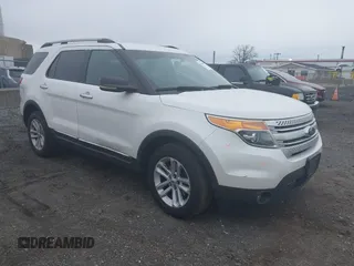 2013 Ford Explorer XLT with VIN 1FM5K8D87DGB07831, listed as a IAAI auction lot 42010689 with 202,306 mi miles and . Bid and sale history available at carsss.com. Image 1.