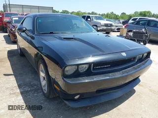 2010 Dodge Challenger R/T z VIN 2B3CJ5DT8AH102592, wystawiony jako IAAI lot #42015655 z przebiegiem 139 194 mil mil oraz . Historia ofert i sprzedaży dostępna na DreamBid. Obrazek 1.