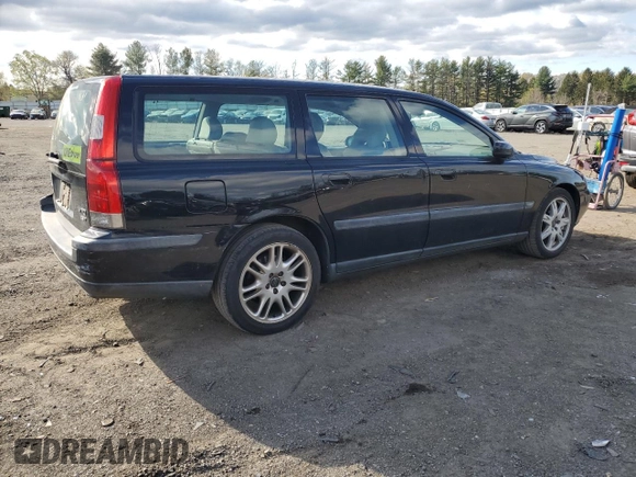 2004 Volvo V70 with VIN YV1SW59V842395259, listed as a Copart auction lot 52301795 with 213,776 mi miles and Salvage Title. Bid and sale history available at carsss.com. Image 3.