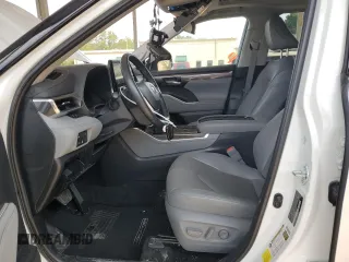 2023 Toyota Highlander L with VIN 5TDKDRAH0PS039765, listed as a Copart auction lot 59381995 with 29,982 mi miles and Salvage title. Bid and sale history available at DreamBid. Image 7.