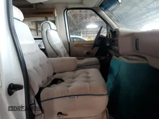 1992 Ford Econoline Cargo z VIN 1FDEE14H7NHA94279, wystawiony jako Copart lot #82831194 z przebiegiem Nie podano mil oraz Czysty tytuł • Clean title. Historia ofert i sprzedaży dostępna na DreamBid. Obrazek 11.