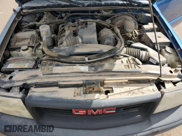2001 GMC Sonoma SLS w/1SF Pkg with VIN 1GTCS195718156860, listed as a Copart auction lot 52531395 with Not Provided miles and Clean Title. Bid and sale history available at carsss.com. Image 11.
