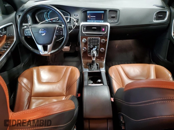 2015 Volvo V60 z VIN YV1612SC8F1212622, wystawiony jako Copart lot #58492135 z przebiegiem 114 137 mil mil oraz Tytuł czysty. Historia ofert i sprzedaży dostępna na DreamBid. Obrazek 8.