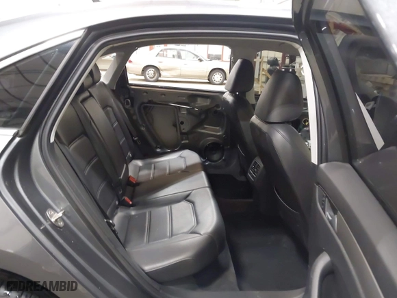 2015 Volkswagen Passat 2.0L TDI SE w/Sunroof with VIN 1VWBV7A3XFC094226, listed as a IAAI auction lot 41838239 with 169,737 mi miles. Bid and sale history available at carsss.com. Image 8.