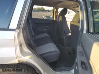 2009 Jeep Grand Cherokee Laredo with VIN 1J8GR48K89C551203, listed as a Copart auction lot 49252125 with 122,071 mi miles and Salvage Title. Bid and sale history available at carsss.com. Image 11.