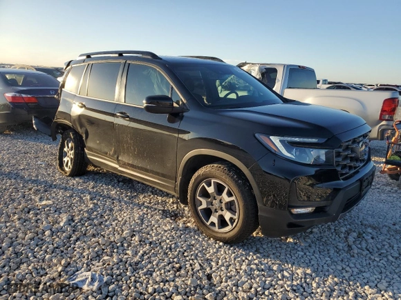 2023 Honda Passport TrailSport with VIN 5FNYF8H63PB024846, listed as a Copart auction lot 85647834 with 18,377 mi miles and Salvage Title. Bid and sale history available at carsss.com. Image 4.