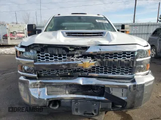 2019 Chevrolet Silverado 3500HD Work Truck with VIN 1GC4KVCYXKF108135, listed as a Copart auction lot 42558985 with 121,049 mi miles and Salvage Title. Bid and sale history available at carsss.com. Image 5.