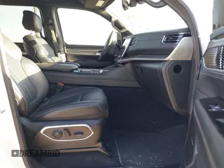 2024 Jeep Wagoneer Series II with VIN 1C4SJRBPXRS165267, listed as a IAAI auction lot 41673719 with 23,322 mi miles and . Bid and sale history available at DreamBid. Image 5.