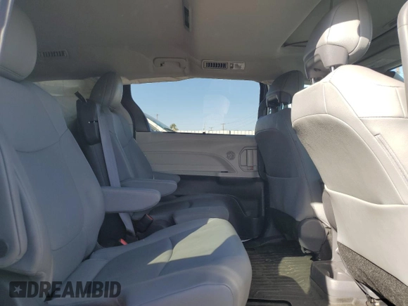 2021 Toyota Sienna XLE with VIN 5TDJRKEC9MS025281, listed as a Copart auction lot 41878385 with 0 mi miles and Salvage Title. Bid and sale history available at carsss.com. Image 11.