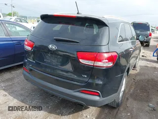 2016 Kia Sorento LX with VIN 5XYPG4A57GG072247, listed as a IAAI auction lot 42180335 with 193,571 mi miles. Bid and sale history available at carsss.com. Image 4.