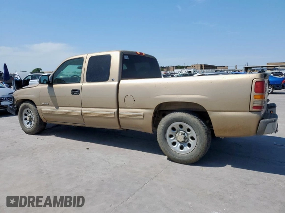 2000 Chevrolet Silverado 1500 LS with VIN 2GCEC19V5Y1239674, listed as a Copart auction lot 53077305 with 229,206 mi miles and Salvage Title. Bid and sale history available at carsss.com. Image 2.
