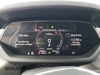 2022 Audi RS e-tron GT z VIN WAUAHBFW1N7900678, wystawiony jako Copart lot #50043505 z przebiegiem 23 064 mil mil oraz Szkody całkowita. Historia ofert i sprzedaży dostępna na DreamBid. Obrazek 9.