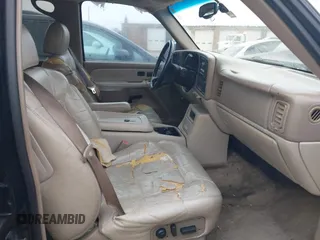 2002 Chevrolet Suburban LS with VIN 3GNEC16Z42G281945, listed as a IAAI auction lot 41419037 with 203,928 mi miles. Bid and sale history available at carsss.com. Image 5.