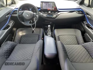 2022 Toyota C-HR XLE z VIN NMTKHMBX9NR141168, wystawiony jako Copart lot #50906365 z przebiegiem 44 268 mil mil oraz Tytuł czysty. Historia ofert i sprzedaży dostępna na DreamBid. Obrazek 8.