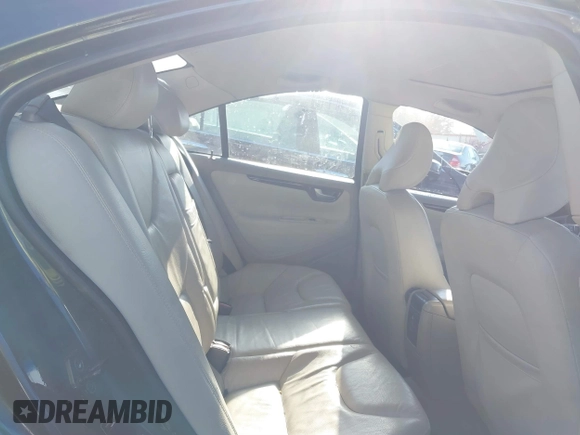 2007 Volvo S60 2.5L Turbo with VIN YV1RH592272620102, listed as a IAAI auction lot 40651625 with 171,229 mi miles. Bid and sale history available at carsss.com. Image 8.