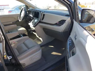 2020 Toyota Sienna XLE Auto Access Seat with VIN 5TDYZ3DC5LS086907, listed as a IAAI auction lot 41706488 with 86,855 mi miles. Bid and sale history available at carsss.com. Image 5.