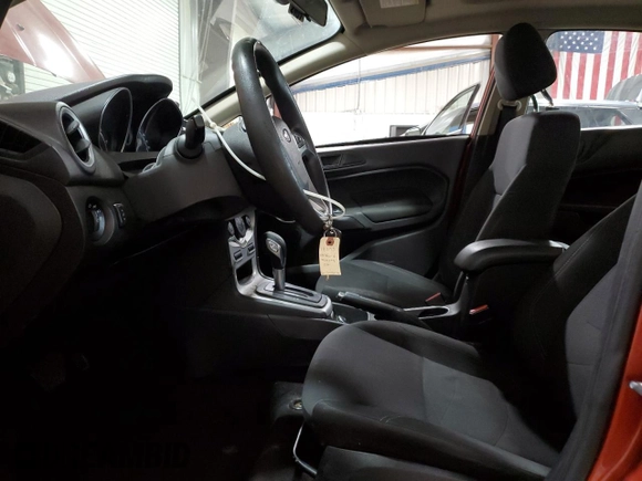 2018 Ford Fiesta SE z VIN 3FADP4BJ6JM111540, wystawiony jako Copart lot #55942855 z przebiegiem 75 121 mil mil oraz Szkoda całkowita • Salvage title. Historia ofert i sprzedaży dostępna na DreamBid. Obrazek 7.