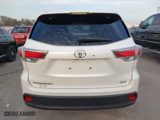2014 Toyota Highlander XLE with VIN 5TDKKRFH3ES038170, listed as a IAAI auction lot 41740889 with 215,715 mi miles. Bid and sale history available at carsss.com. Image 17.