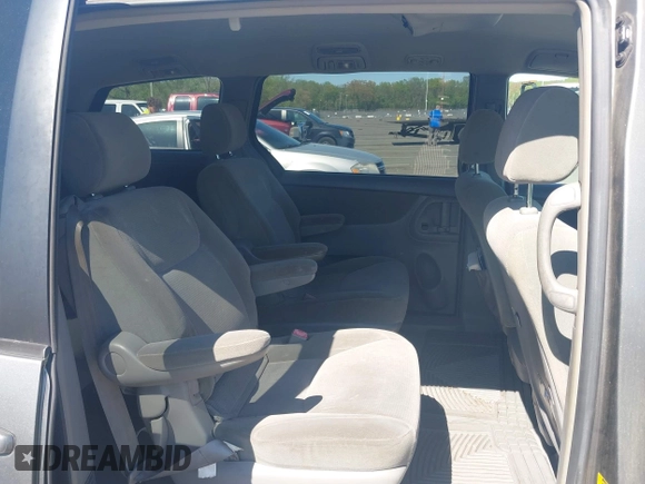 2004 Toyota Sienna CE with VIN 5TDZA23C74S169294, listed as a IAAI auction lot 42135464 with 199,312 mi miles. Bid and sale history available at carsss.com. Image 8.