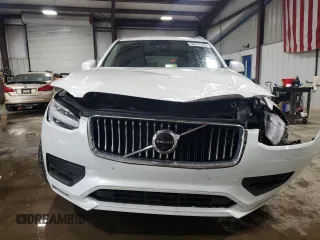 2020 Volvo XC90 Momentum with VIN YV4A221K1L1589730, listed as a Copart auction lot 56577455 with 30,578 mi miles and Salvage title. Bid and sale history available at DreamBid. Image 5.