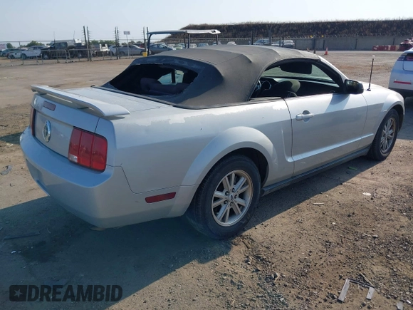 2006 Ford Mustang Standard с VIN 1ZVFT84N465102562, выставлен на аукционе IAAI как лот 42453410 с пробегом 142 098 миль миль и . История ставок и продаж доступна на DreamBid. Изображение 4.
