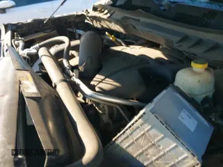 2014 Ram 1500 Express z VIN 3C6RR6KT0EG324163, wystawiony jako IAAI lot #43456901 z przebiegiem 206 685 mil mil oraz . Historia ofert i sprzedaży dostępna na DreamBid. Obrazek 20.