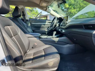 2024 Nissan Altima SR z VIN 1N4BL4CV2RN380480, wystawiony jako Copart lot #60919475 z przebiegiem 25 293 mil mil oraz Szkoda całkowita • Salvage title. Historia ofert i sprzedaży dostępna na DreamBid. Obrazek 7.