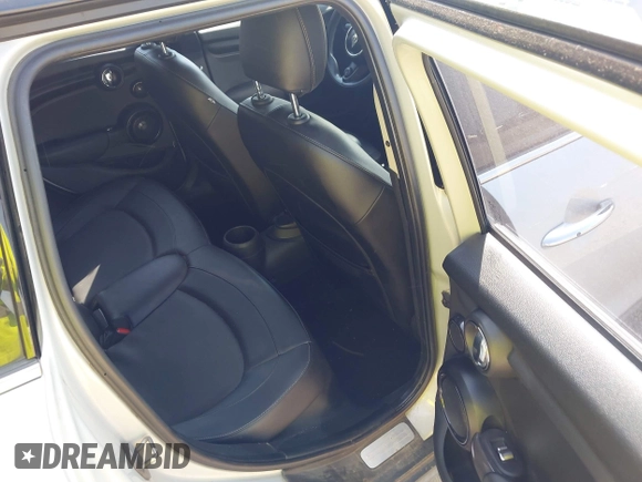 2015 MINI Hardtop 4 Door с VIN WMWXS5C51FT828981, выставлен на аукционе IAAI как лот 42817124 с пробегом 31 894 миль миль и . История ставок и продаж доступна на DreamBid. Изображение 8.