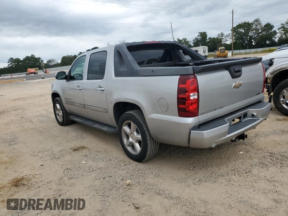 2010 Chevrolet Avalanche LT with VIN 3GNNCFE0XAG270978, listed as a Copart auction lot 75644504 with 136,970 mi miles and Salvage Title. Bid and sale history available at carsss.com. Image 2.