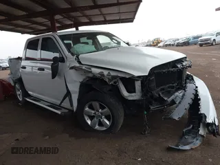 2013 Ram 1500 Express z VIN 1C6RR6KT5DS604197, wystawiony jako IAAI lot #41797098 z przebiegiem Nie podano mil oraz . Historia ofert i sprzedaży dostępna na DreamBid. Obrazek 1.