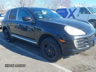 2008 Porsche Cayenne S z VIN WP1AB29P88LA34402, wystawiony jako IAAI lot #41892536 z przebiegiem 122 107 mil mil oraz . Historia ofert i sprzedaży dostępna na DreamBid. Obrazek 1.
