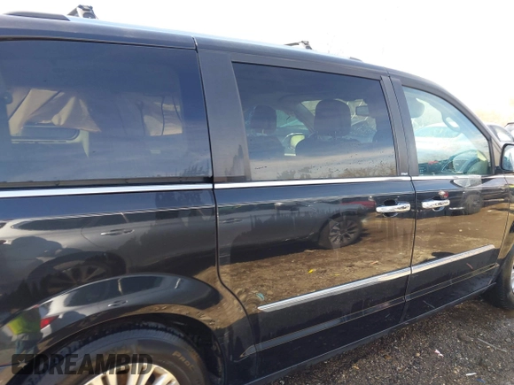 2013 Chrysler Town & Country Limited z VIN 2C4RC1GG0DR653897, wystawiony jako IAAI lot #41813906 z przebiegiem 172 332 mil mil oraz . Historia ofert i sprzedaży dostępna na DreamBid. Obrazek 13.