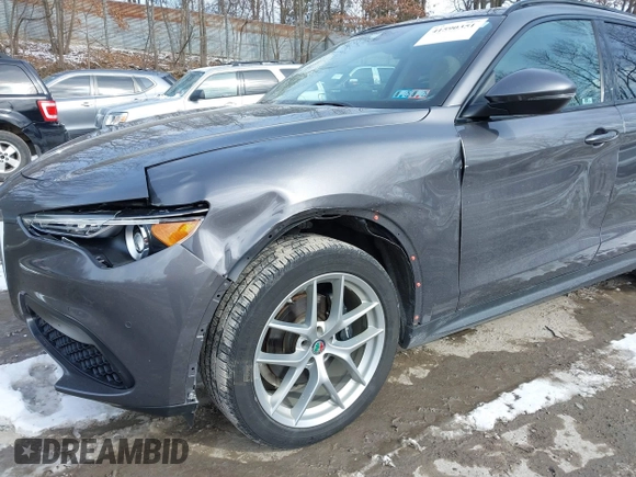 2019 Alfa Romeo Stelvio z VIN ZASPAKAN5K7C49428, wystawiony jako IAAI lot #41590351 z przebiegiem 60 052 mil mil oraz . Historia ofert i sprzedaży dostępna na DreamBid. Obrazek 6.