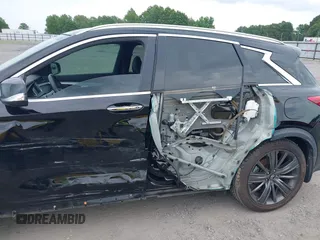 2020 Infiniti QX50 Luxe z VIN 3PCAJ5M13LF109740, wystawiony jako IAAI lot #42404612 z przebiegiem 56 743 mil mil oraz . Historia ofert i sprzedaży dostępna na DreamBid. Obrazek 6.
