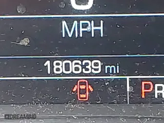 2018 Chevrolet Traverse LT Cloth with VIN 1GNERGKW6JJ224916, listed as a IAAI auction lot 41627315 with 180,639 mi miles. Bid and sale history available at carsss.com. Image 15.