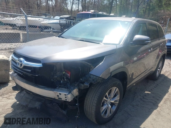 2015 Toyota Highlander LE z VIN 5TDBKRFH5FS178691, wystawiony jako IAAI lot #42058496 z przebiegiem 103 411 mil mil oraz . Historia ofert i sprzedaży dostępna na DreamBid. Obrazek 18.